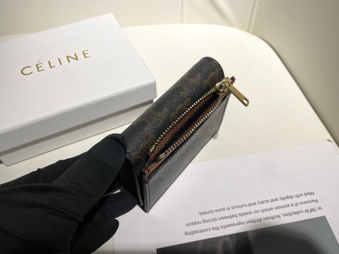 【セリーヌ】大人気 三折財布どんなシーンでも大活躍 実用性抜群の一品!