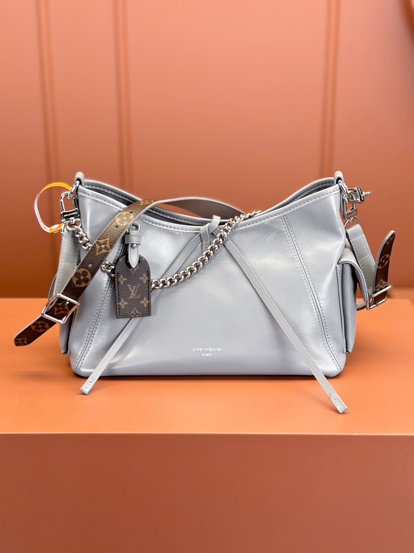 【ルイ・ヴィトン】関税送料込み☆Carryall VIBE 中号|2色展開の魅力!