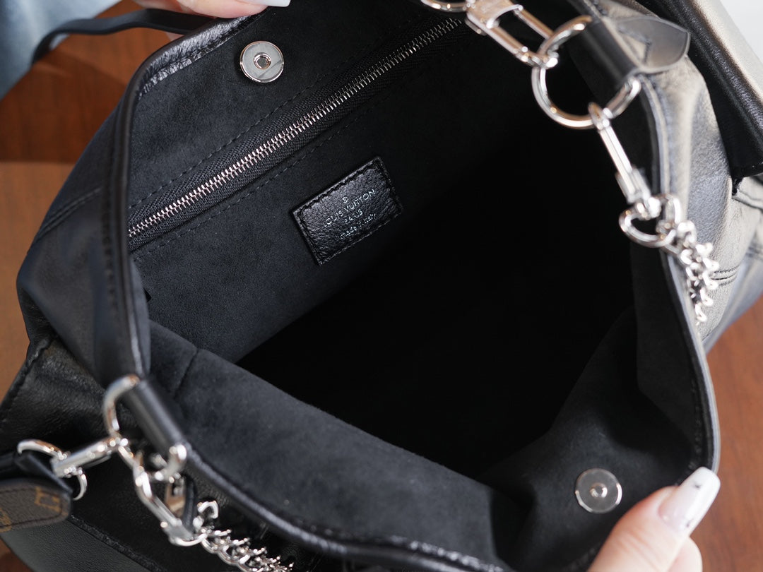 【ルイヴィトン】新作★大人気★Carryall NM|◆嬉しい大容量♪関税送料込み