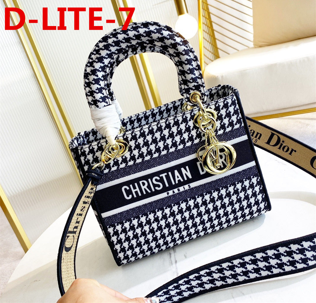 【ディオール】累積売上総額第1位·ウルトラマット ミディアムバッグ-選べる11色