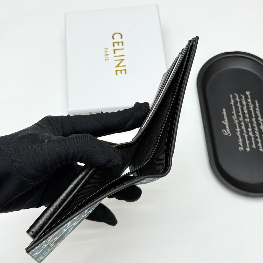 【セリーヌ】新作★バイフォールドウォレット3色関税送料無料